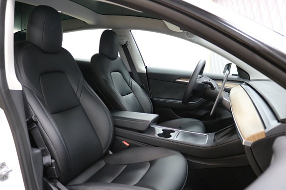 Tesla Model 3 10 of 21