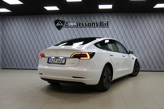 Tesla Model 3 14 of 21