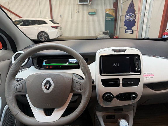 Renault Zoe 12 of 18