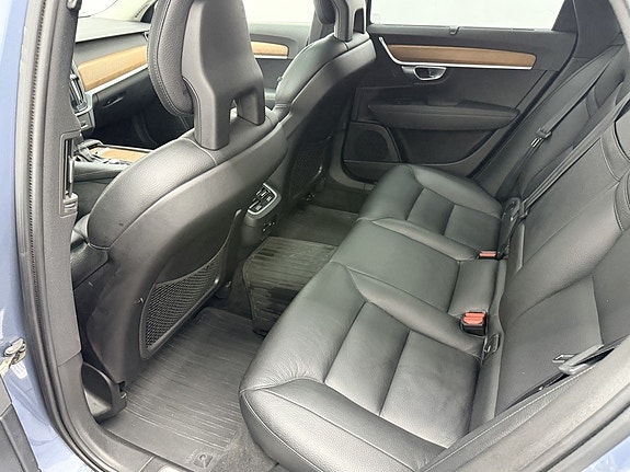 Volvo S90 14 of 25