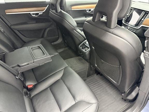 Volvo S90 15 of 25