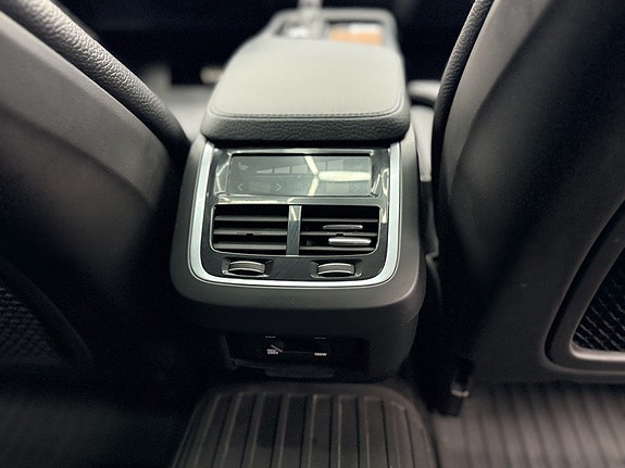 Volvo S90 16 of 25