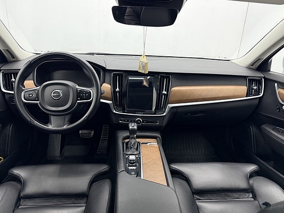 Volvo S90 17 of 25