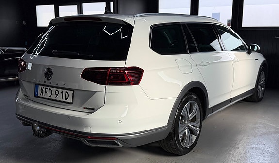 Volkswagen Passat Alltrack 4 of 5