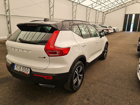 Volvo XC40 4 of 5