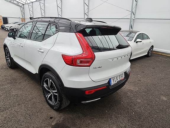 Volvo XC40 7 of 22