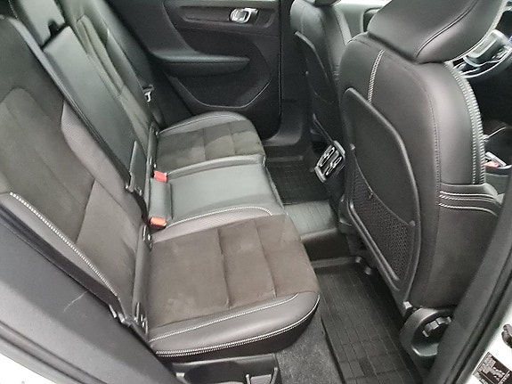 Volvo XC40 15 of 22