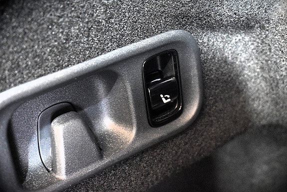 Mercedes-Benz C300 29 of 30