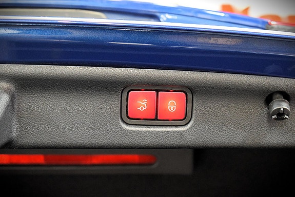 Mercedes-Benz C300 30 of 30