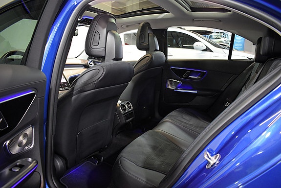 Mercedes-Benz C300 27 of 30