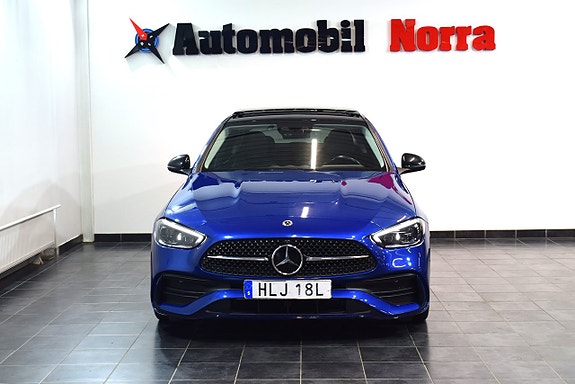 Mercedes-Benz C300 3 of 5
