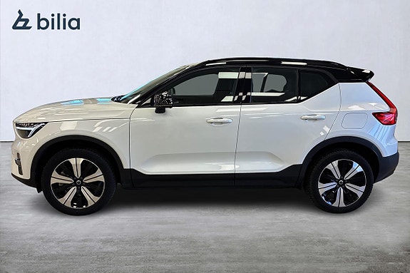Volvo XC40 3 of 5