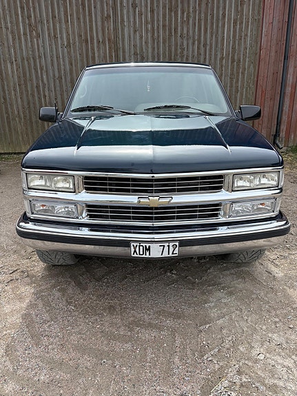 Chevrolet Silverado C1500 2 of 5