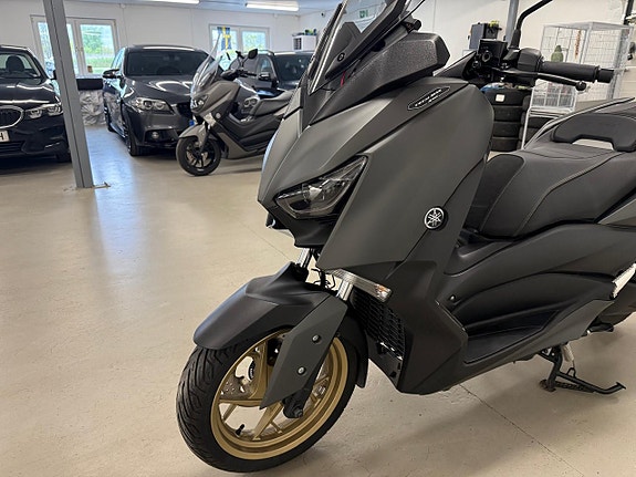 Yamaha X-MAX 300 300 Tech Max 11 of 13