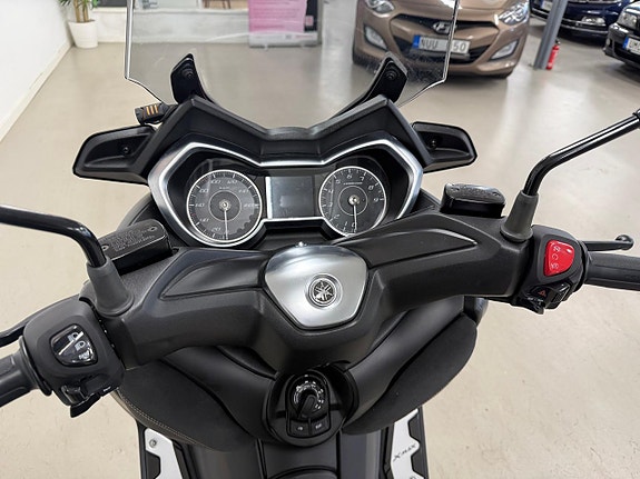 Yamaha X-MAX 300 300 Tech Max 10 of 13