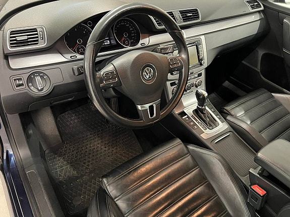 Volkswagen Passat 16 of 22