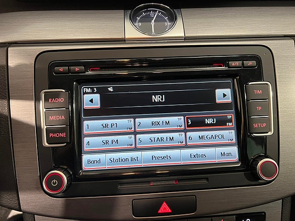 Volkswagen Passat 14 of 22