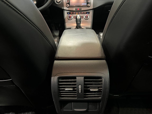 Volkswagen Passat 20 of 22