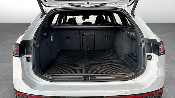 Volkswagen Passat 14 of 15