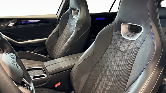 Volkswagen Passat 8 of 15