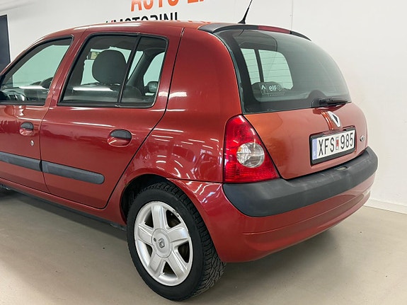 Renault Clio 11 of 27