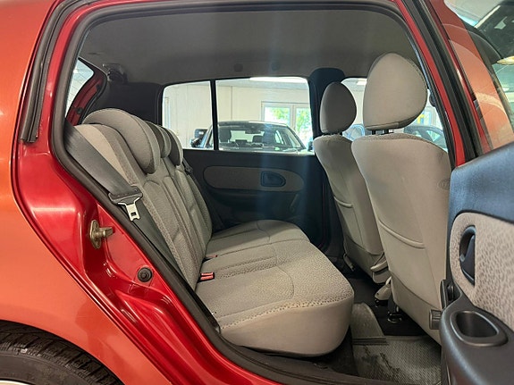 Renault Clio 15 of 27