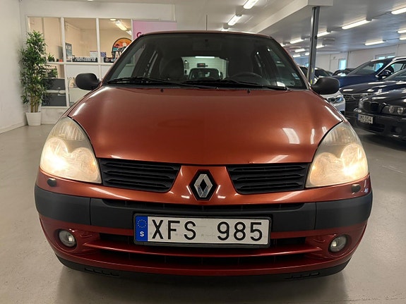 Renault Clio 2 of 5