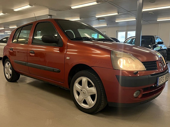 Renault Clio 20 of 27