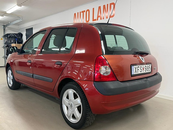 Renault Clio 10 of 27