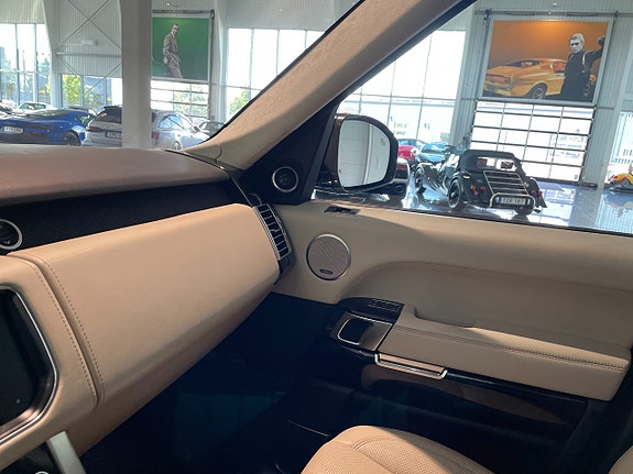 Land Rover Range Rover 14 of 18