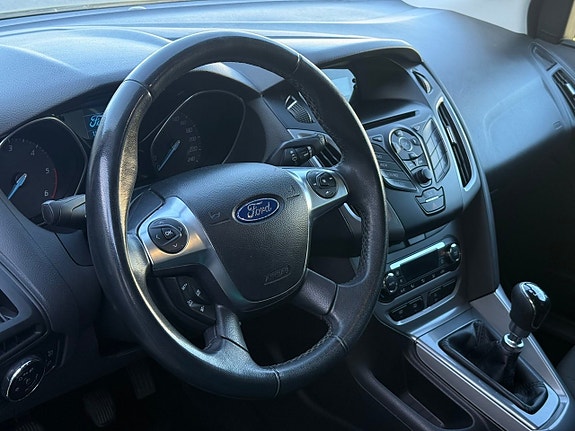 Ford Focus 9 of 13