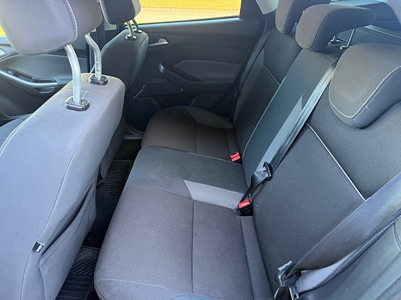Ford Focus 12 of 13