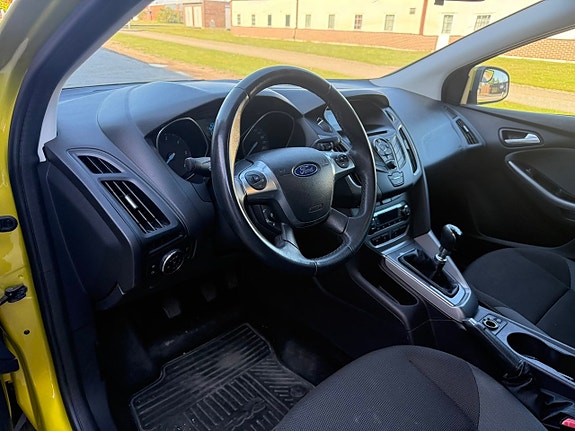 Ford Focus 10 of 13
