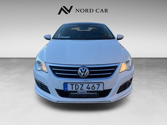 Volkswagen Passat CC 2 of 5