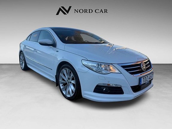 Volkswagen Passat CC 3 of 5