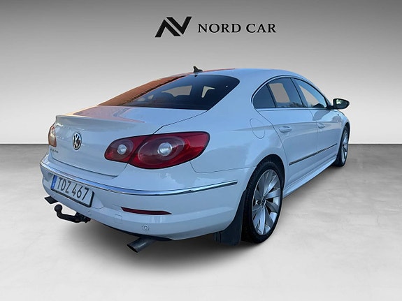 Volkswagen Passat CC 4 of 5
