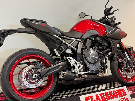 Suzuki GSX-8S 3 of 5