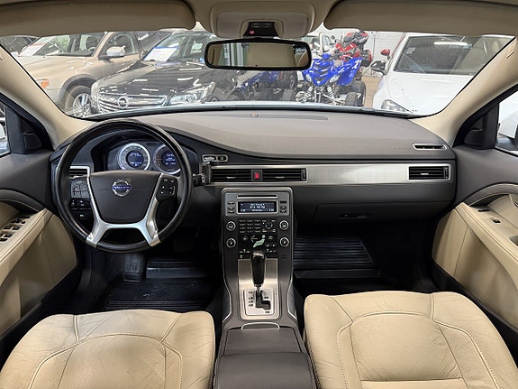 Volvo V70 22 of 26