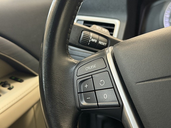 Volvo V70 14 of 26