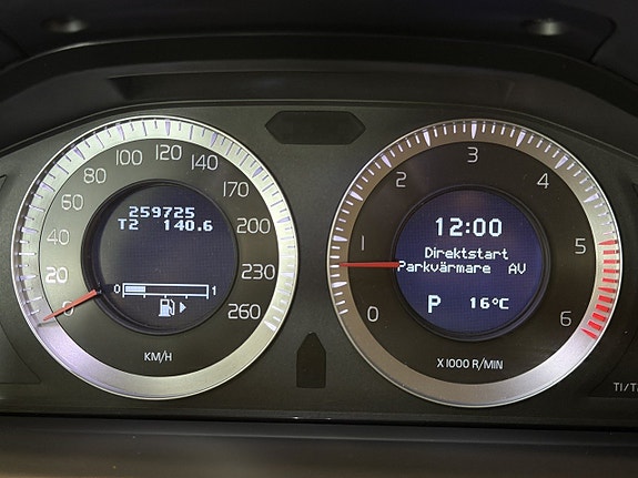 Volvo V70 16 of 26