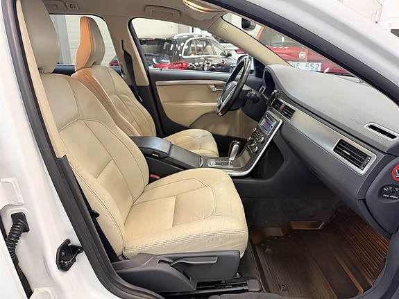 Volvo V70 8 of 26