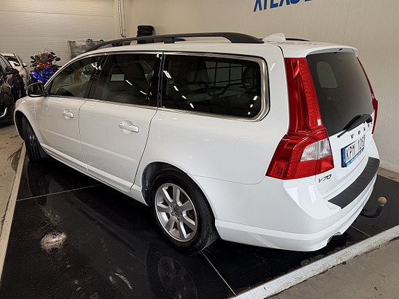 Volvo V70 3 of 26