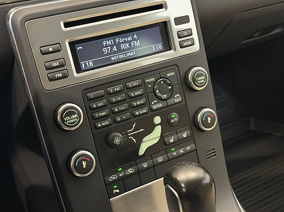 Volvo V70 18 of 26