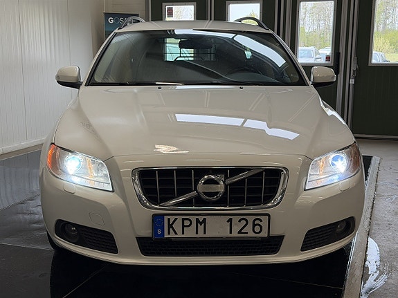 Volvo V70 7 of 26