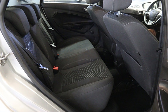 Ford Fiesta 10 of 13