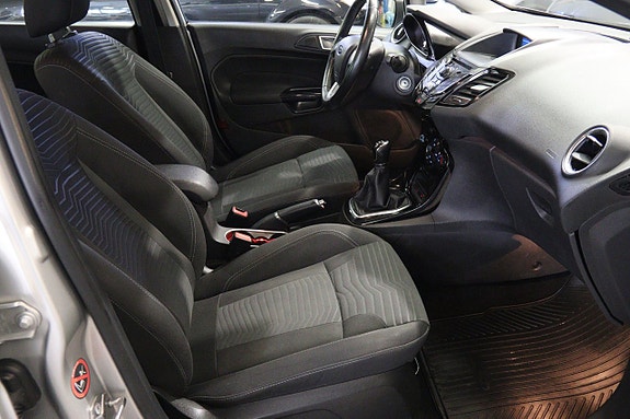Ford Fiesta 9 of 13