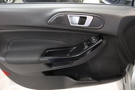 Ford Fiesta 7 of 13