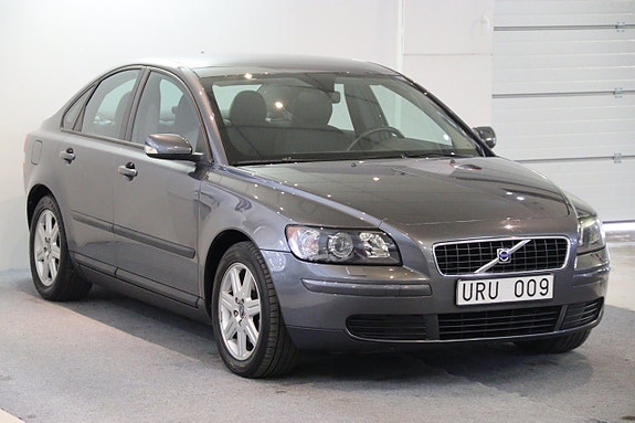 Volvo S40 3 of 5
