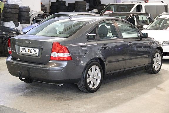 Volvo S40 4 of 5
