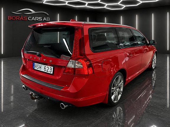 Volvo V70 2 of 8